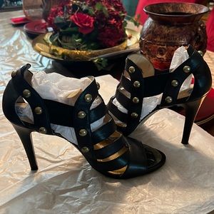 BOUTIQUE 9 Black Leather studded Ankle Booties 7.5.